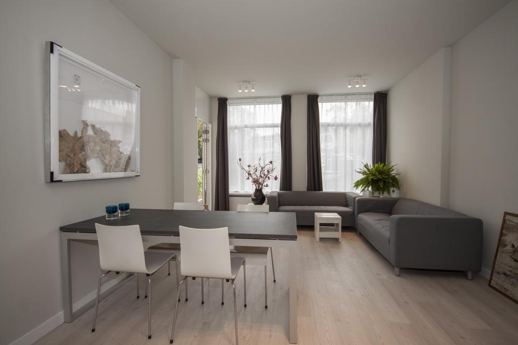 Savina City Centre Apartment Near Beach, Station And Shops Zandvoort Room photo